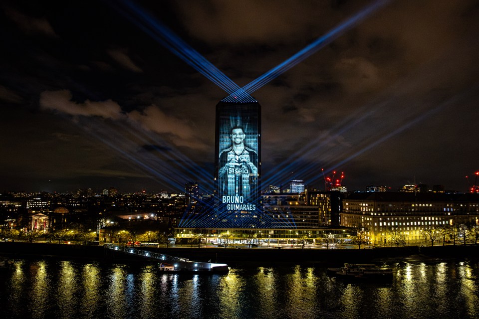 Iconic London landmark lit up by Newcastle stars in incredible projection show ahead of Carabao Cup final