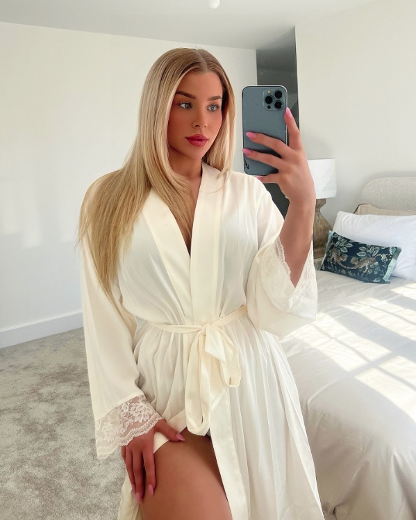 Madelene Wright sends fans wild in lacy robe as they call glamorous football star ‘prettiest girl’