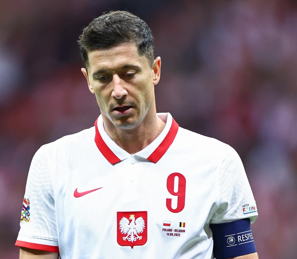 Robert Lewandowski QUITS Poland national team and refuses to play again until manager is sacked