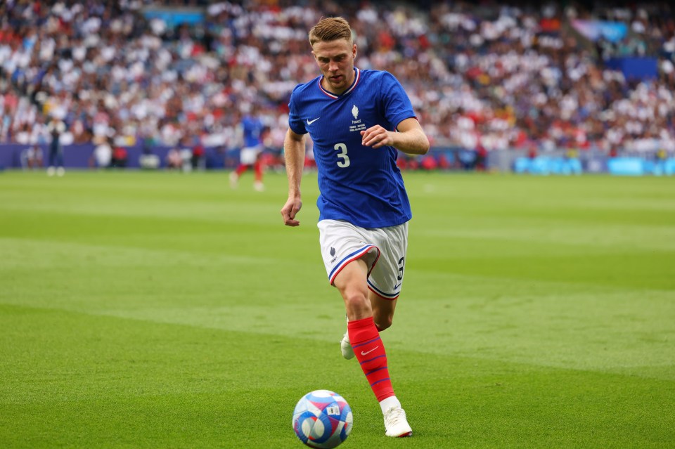 Aston Villa out to hijack £20m Bournemouth transfer for France star and Milos Kerkez replacement
