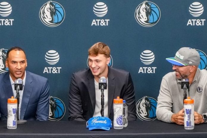 Cooper Flagg injures shoulder in Mavs loss