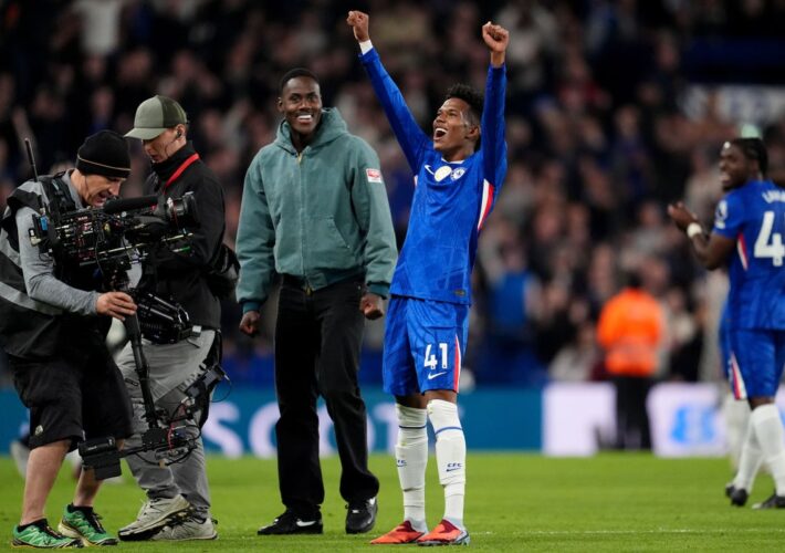 Estevao Willian snatches last-gasp win for Chelsea as Liverpool lose again