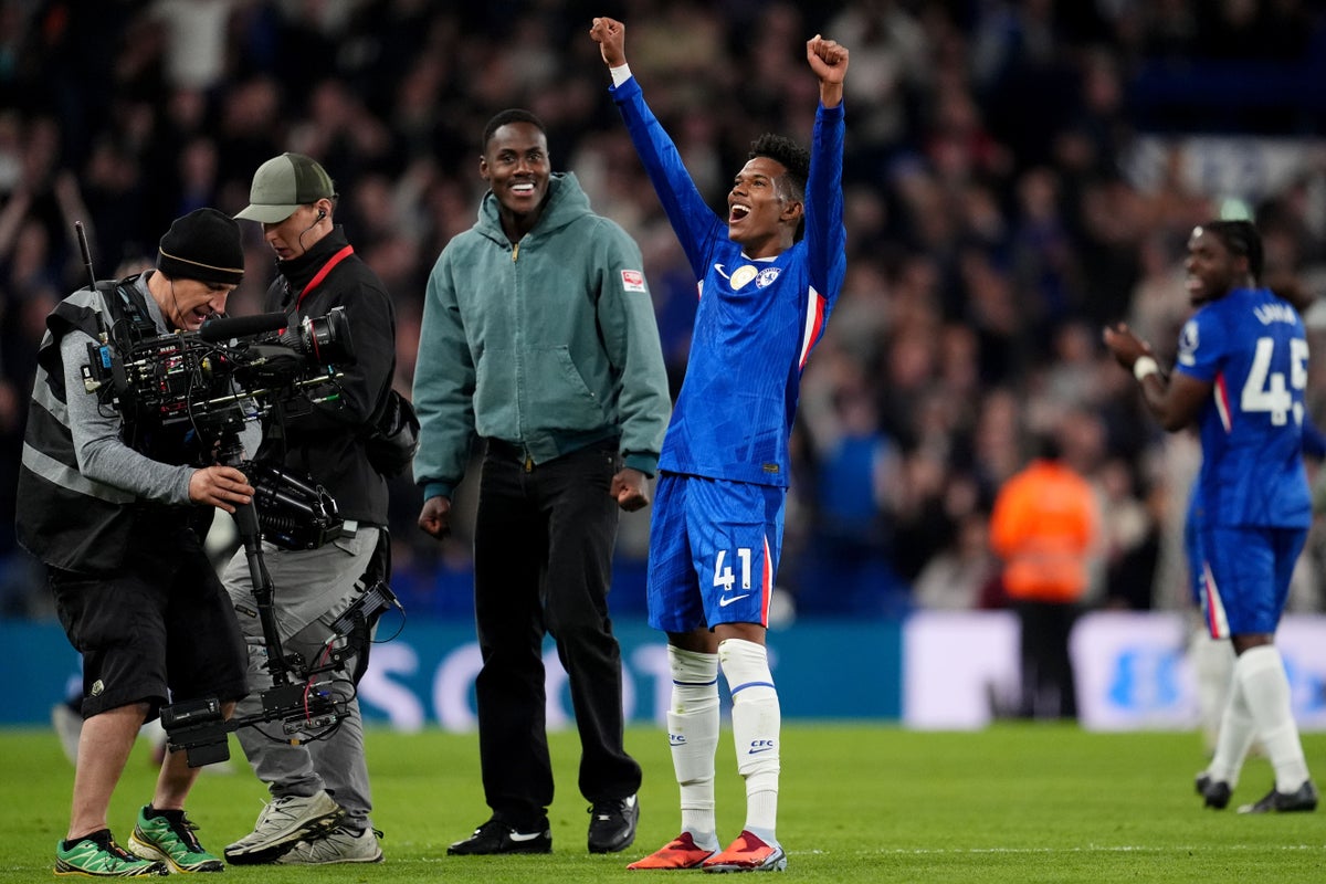 Estevao Willian snatches last-gasp win for Chelsea as Liverpool lose again