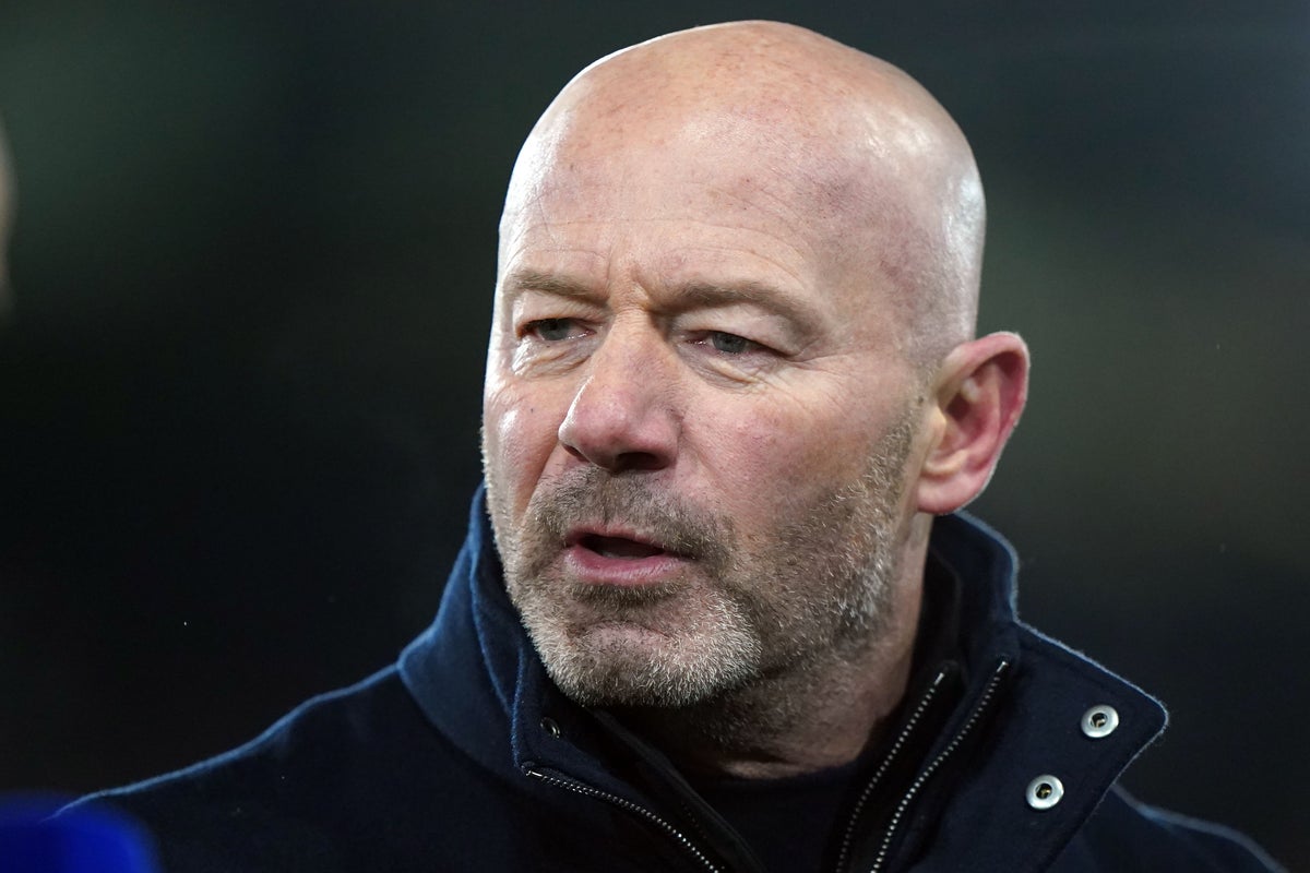 Alan Shearer rules Liverpool out of the title race as he raises Mo Salah concerns