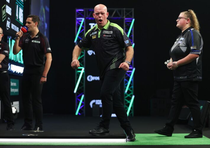 Beau Greaves misses chance to beat Michael van Gerwen at Grand Slam of Darts