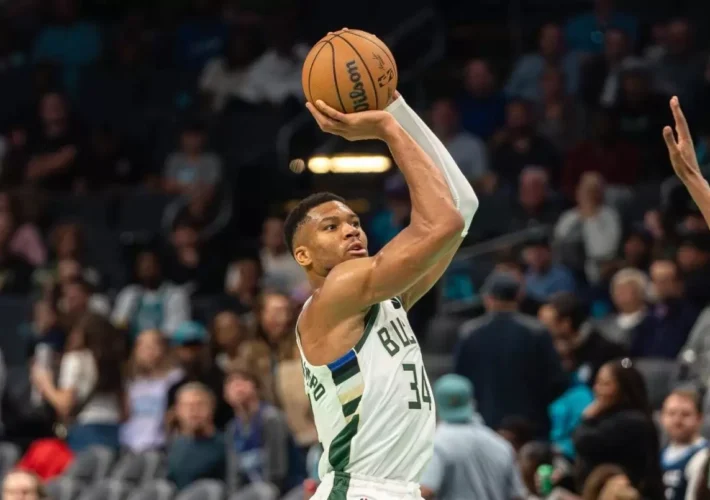 Giannis Antetokounmpo out 1–2 weeks with left groin strain