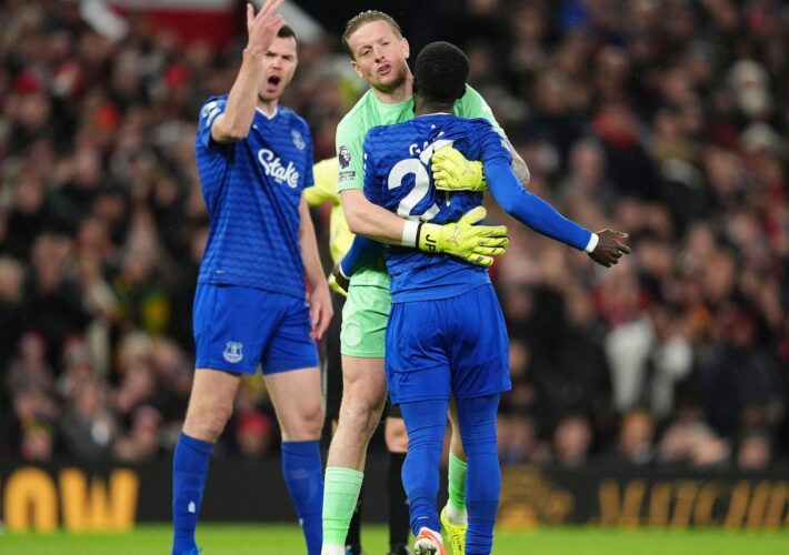 Idrissa Gueye, Michael Keane and other times when team-mates have had scuffles on the pitch