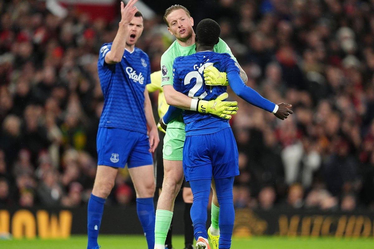 Idrissa Gueye, Michael Keane and other times when team-mates have had scuffles on the pitch