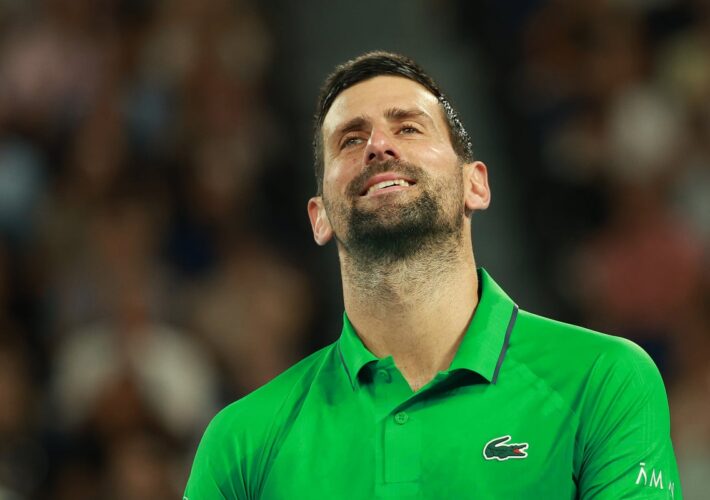 Novak Djokovic makes sporting gesture to Carlos Alcaraz minutes before taking on Jannik Sinner