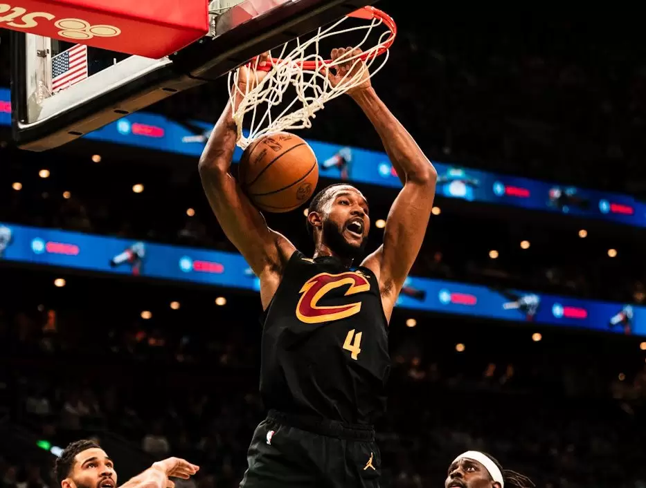 Mobley hits game-winner to lift Cavs to 2-game sweep of 76ers
