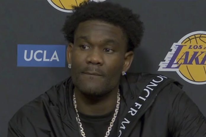 Deandre Ayton breaks down Lakers’ loss to Knicks