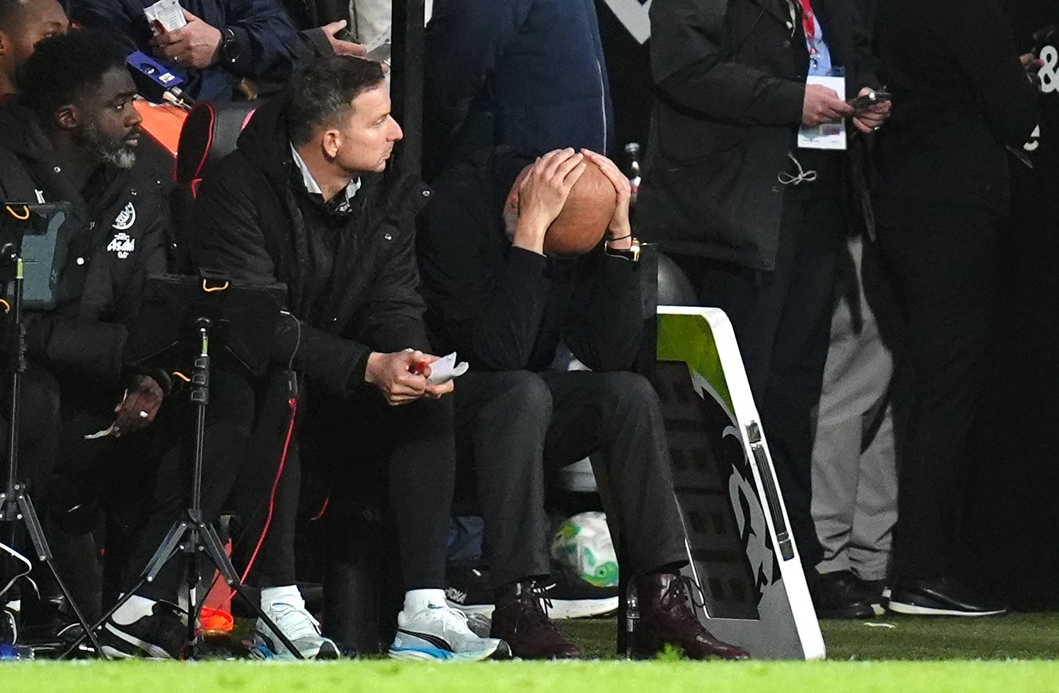 Bournemouth v Man City LIVE: Arsenal on brink of Premier League title after Junior Kroupi stunner