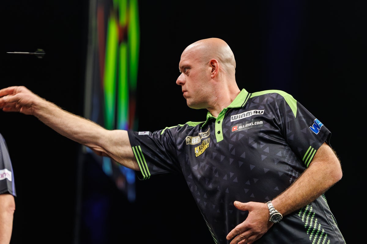 Michael Van Gerwen punched in the face in bar assault