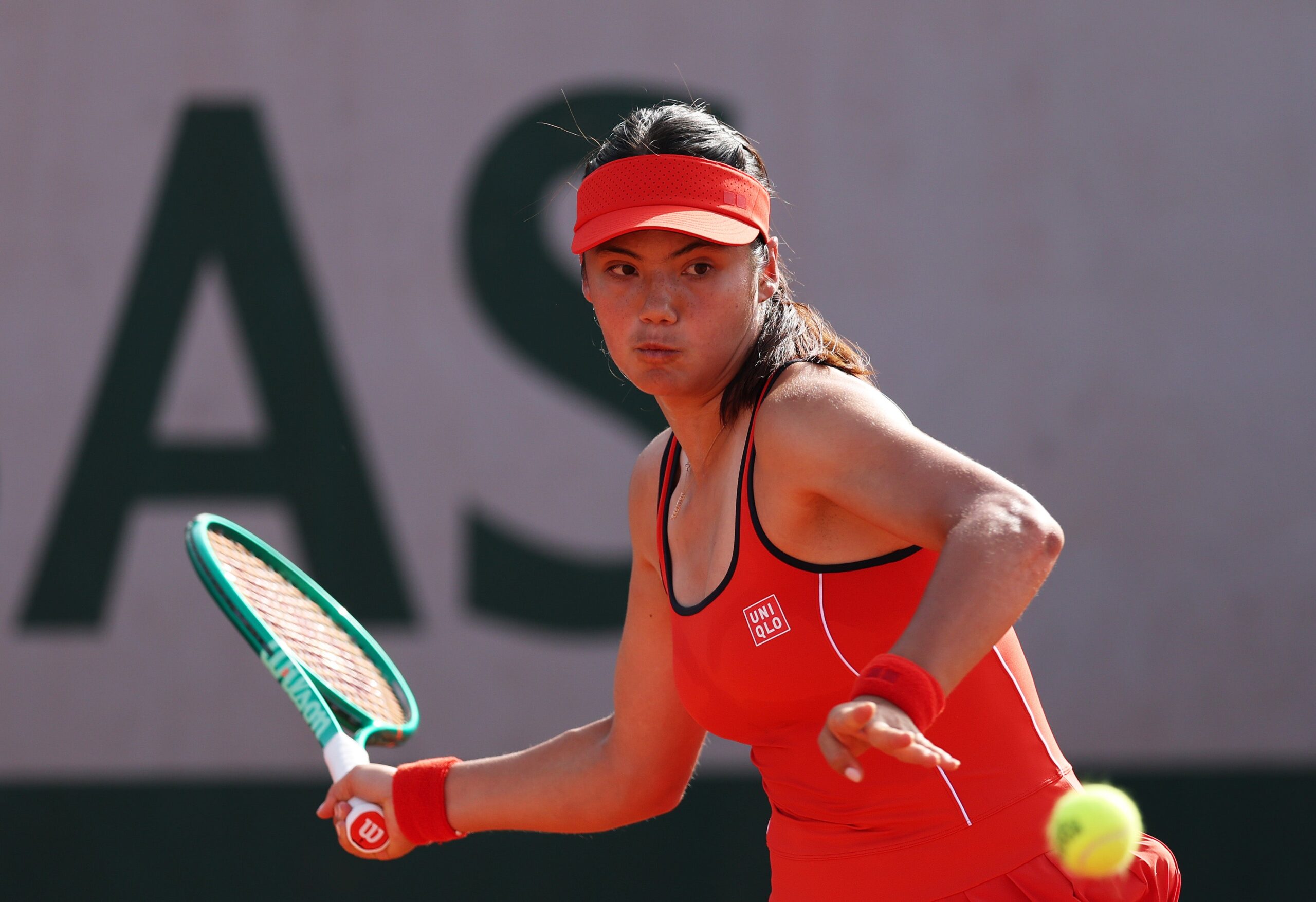 Emma Raducanu suffers French Open first round exit against Solana Sierra – live reaction