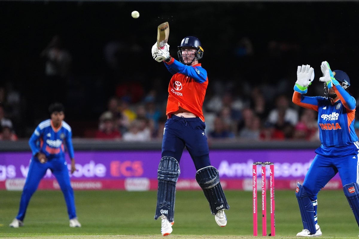 Freya Kemp stars as England beat India in Bristol to level T20 series