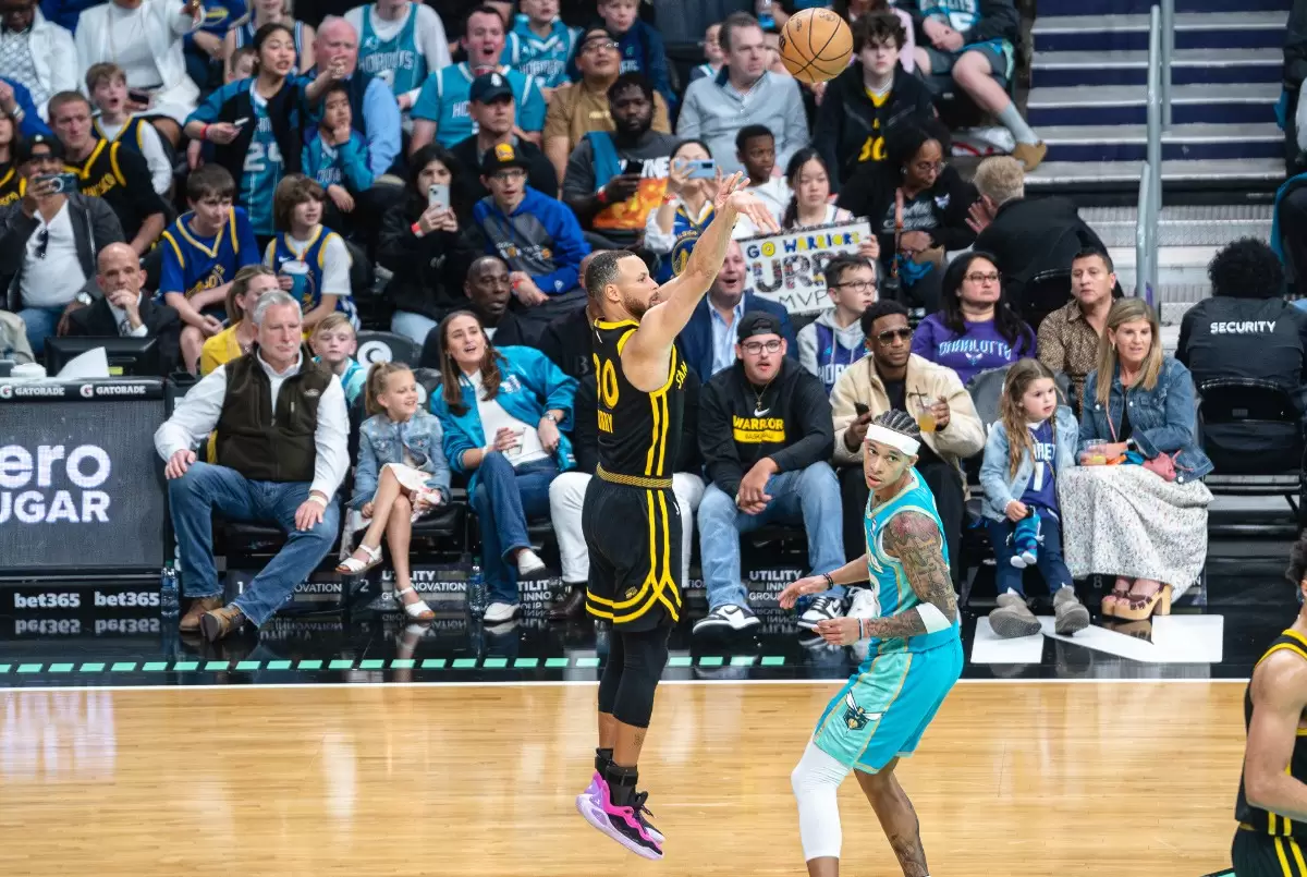 Warriors expected to discuss Steph Curry extension soon