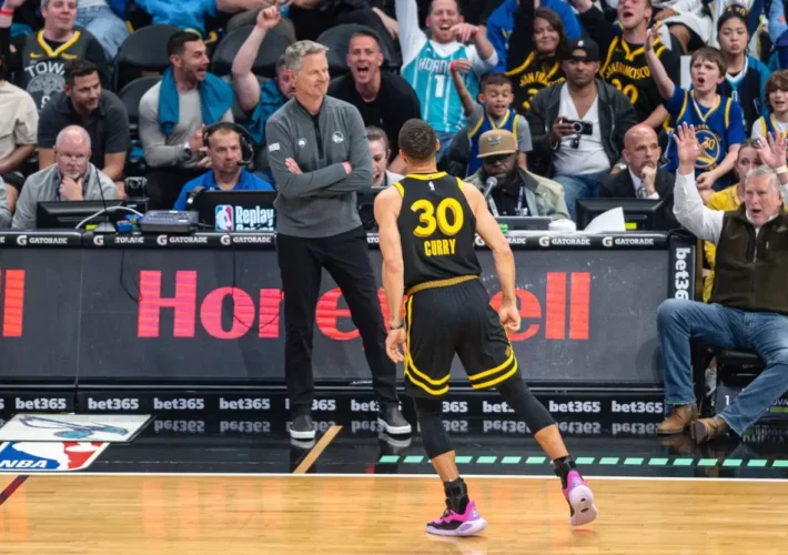 ESPN pursues Steve Kerr