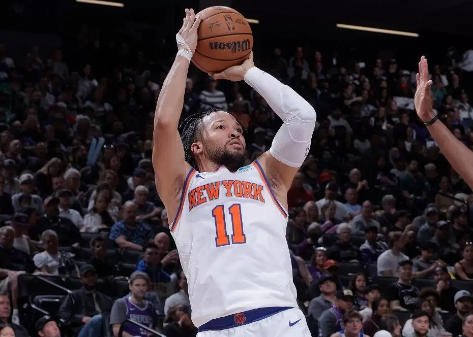 Knicks dominate 76ers 137-98 to start second round