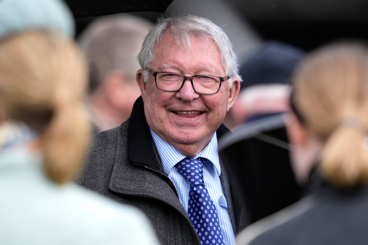 Michael Carrick hopes Man United win will be ‘a boost’ for Sir Alex Ferguson after former manager taken ill
