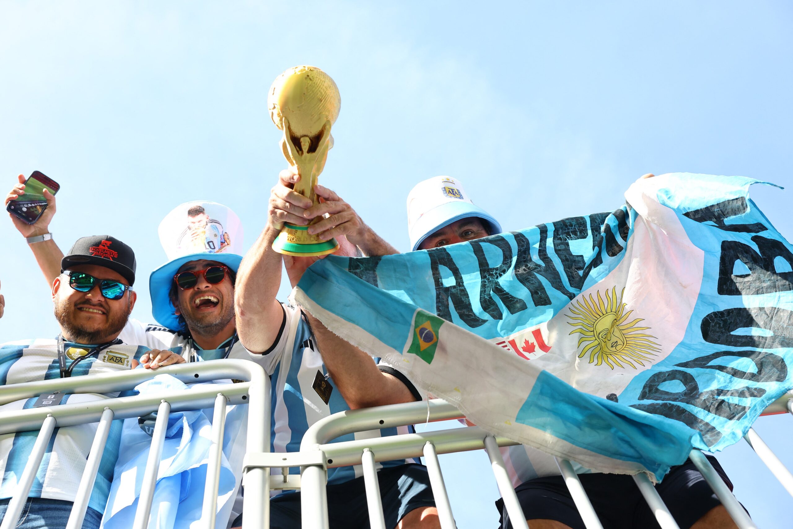 Argentina vs Algeria LIVE: Lionel Messi starts as reigning champions get World Cup campaign underway