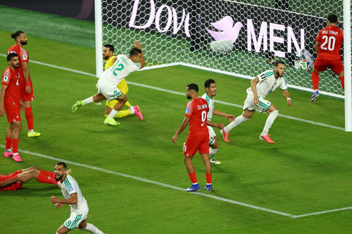 Algeria snatch late winner to deny Jordan and boost World Cup knockout hopes