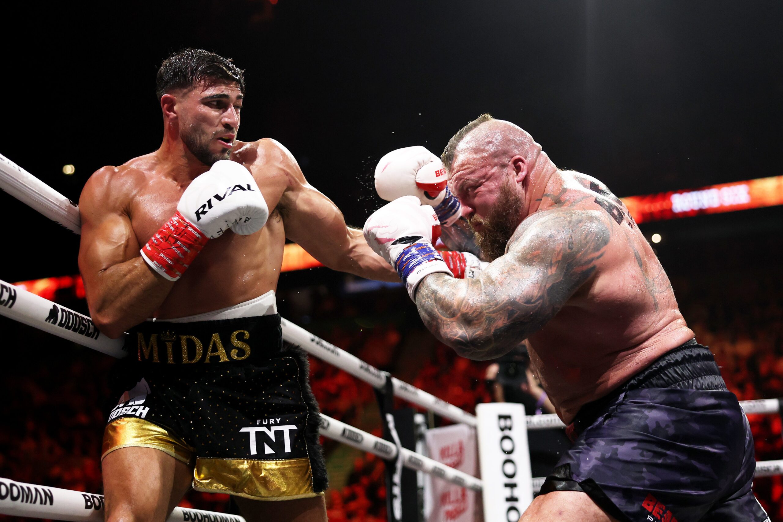 Tommy Fury edges past strongman Eddie Hall as one judge scores fight a draw