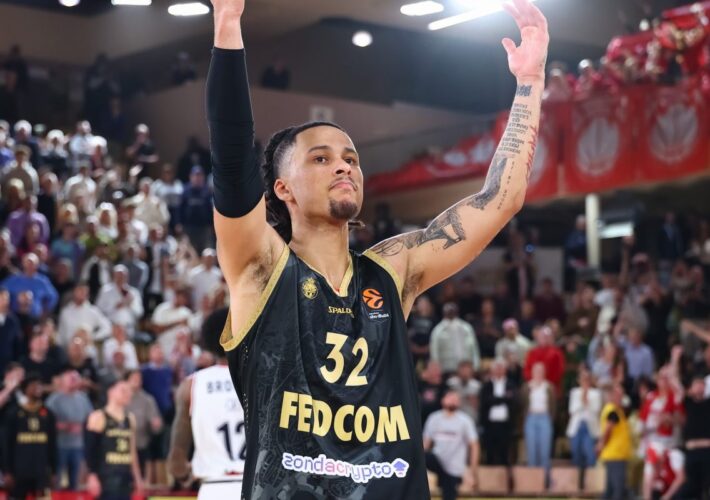 Matthew Strazel joins Anadolu Efes