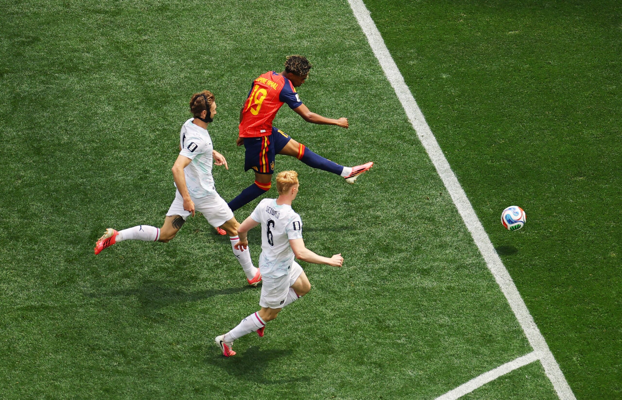 Spain vs Austria LIVE: Yamal bids for World Cup success as European champions face tricky test