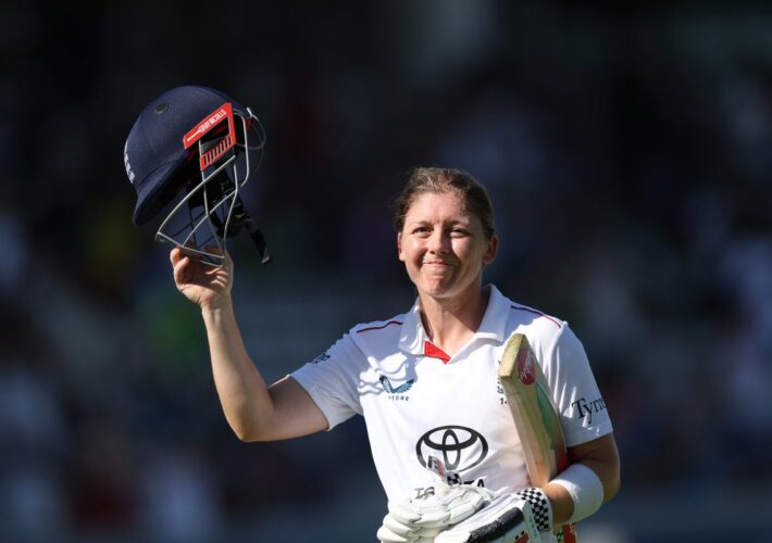 Heather Knight and Tammy Beaumont bow out as England slide towards Test defeat to India