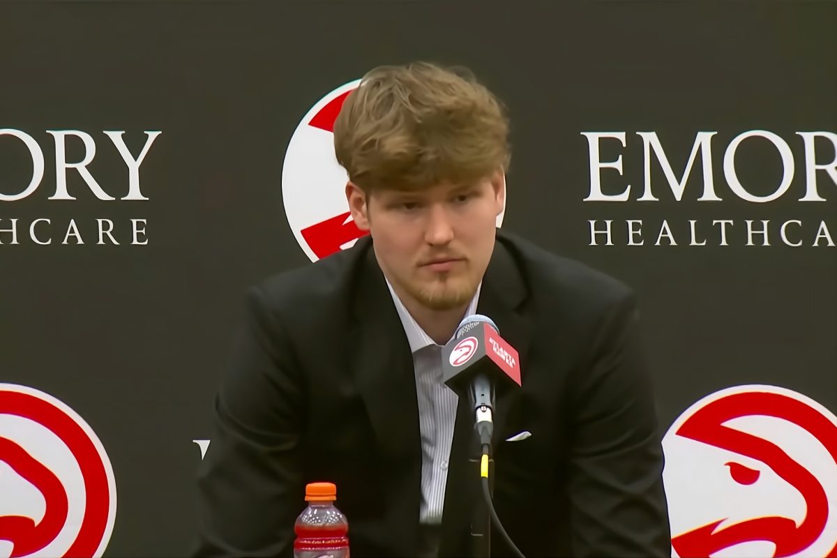 Hawks sign Henri Veesaar to four-year deal