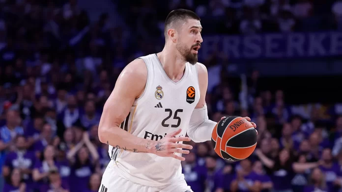 Alex Len