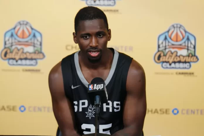 Spurs sign David Jones-Garcia