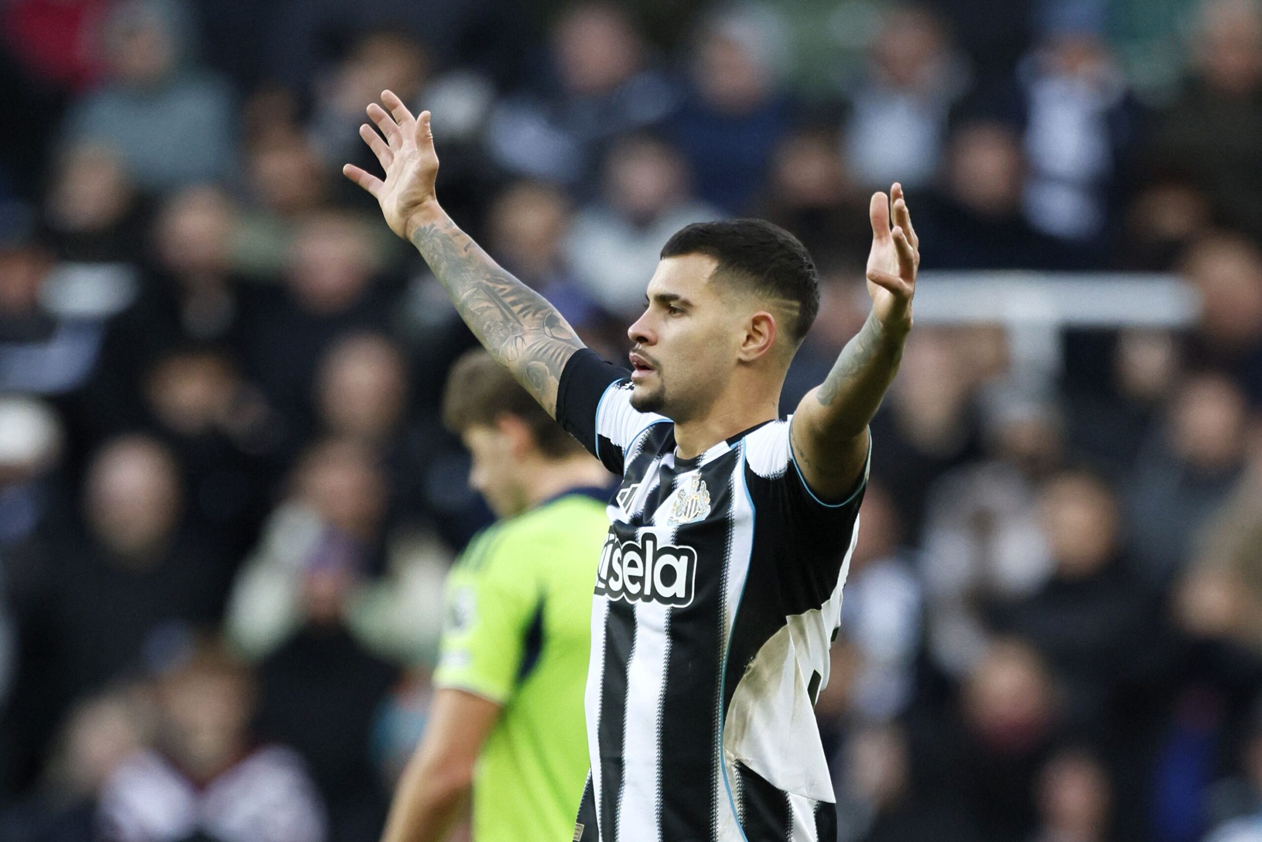 Transfer news LIVE: Arsenal prepare huge bid for Guimaraes, Man Utd close in on new midfielder