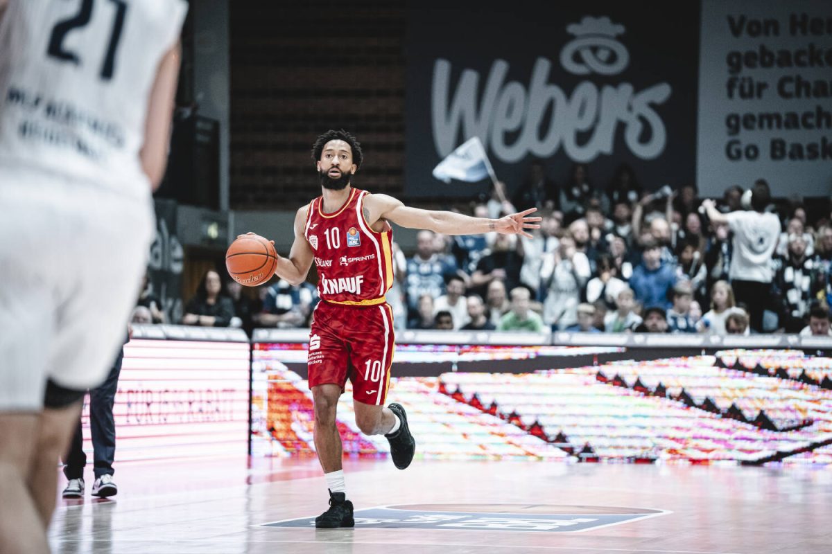 Dubai Basketball signs Davion Mintz