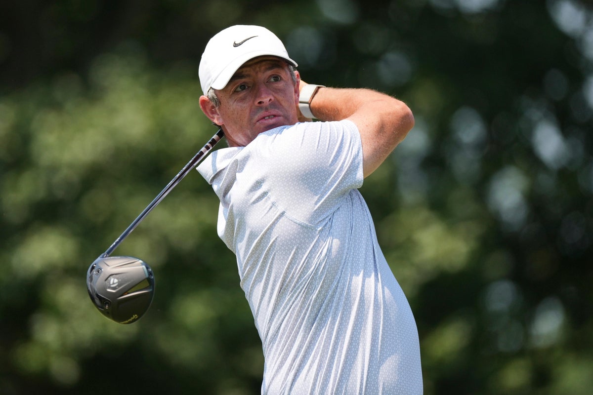 Rory McIlroy keeps BMW Championship hopes alive with strong third round