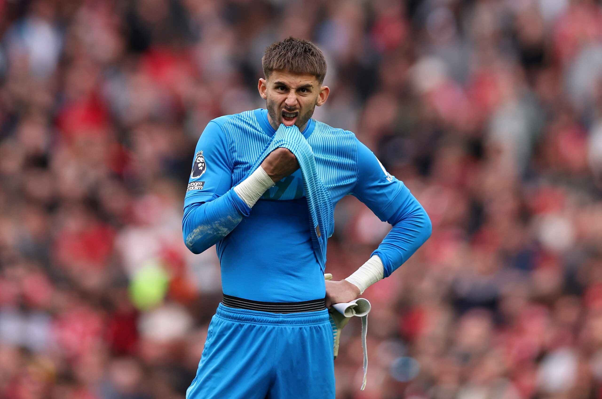 Transfer news LIVE: Guimaraes set for Arsenal medical, Vinicius Jr deal close, Man Utd target left-back