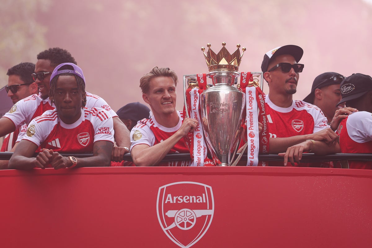 Police release images after spate of crimes during Arsenal victory parade