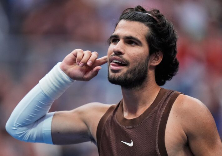 Carlos Alcaraz makes light work of US Open comeback with straight-sets win