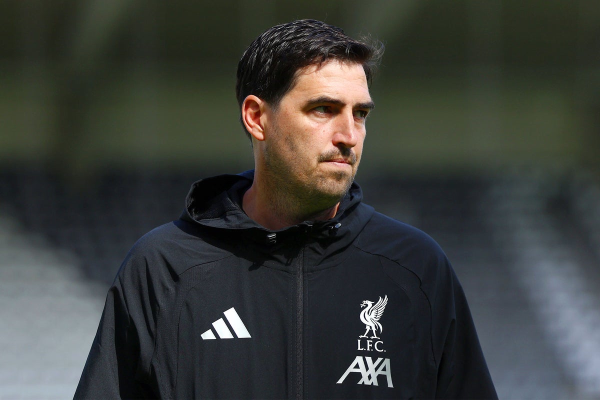 Andoni Iraola speaks out on Liverpool’s midfield dilemma after Jamie Carragher criticism