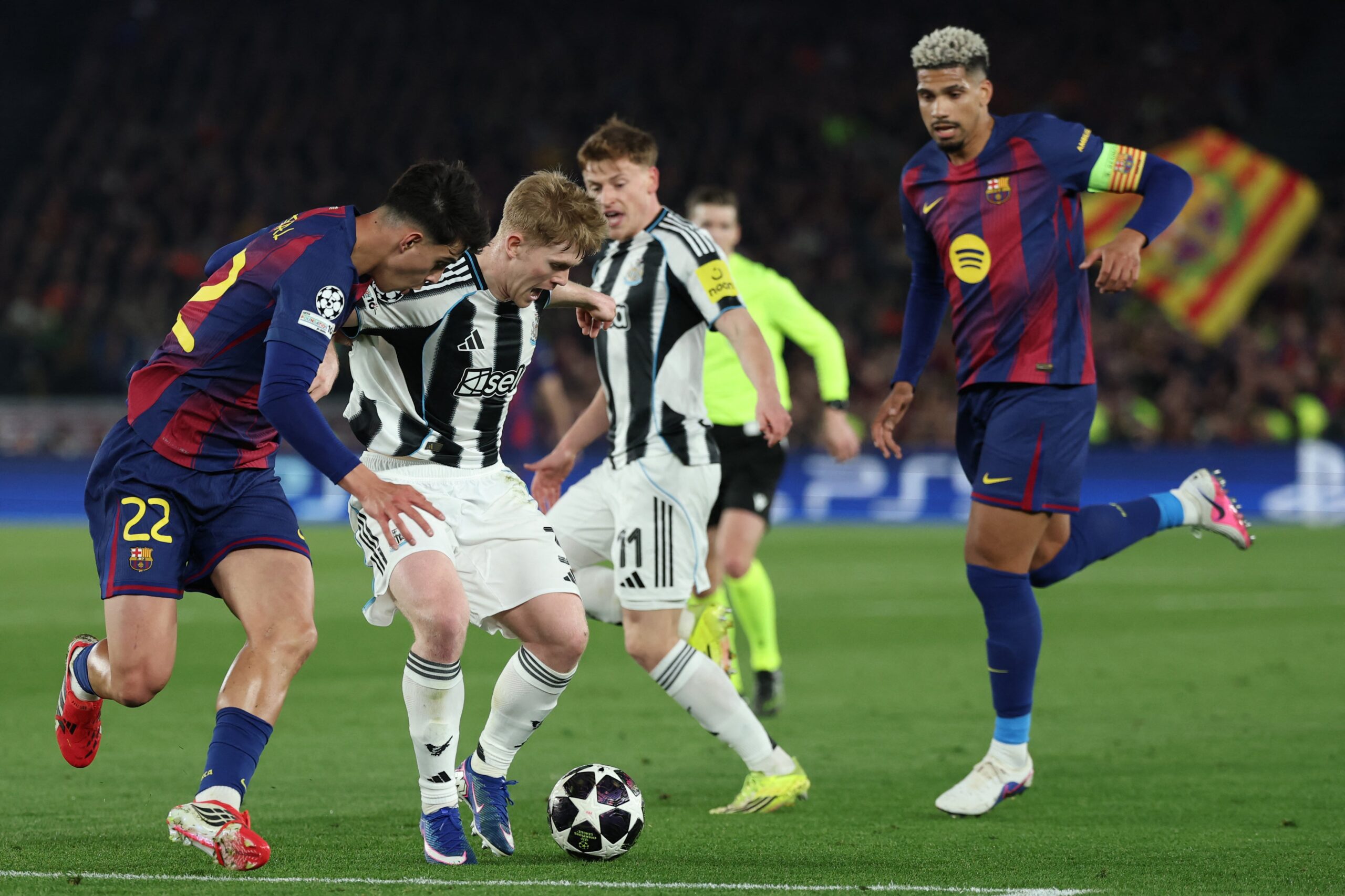 Transfer news LIVE: Man United eye shock move for Lewis-Skelly after Arsenal’s Vinicius Jr breakthrough