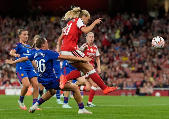 Eva Olid denied first Man Utd win as Smilla Holmberg rescues Arsenal a point