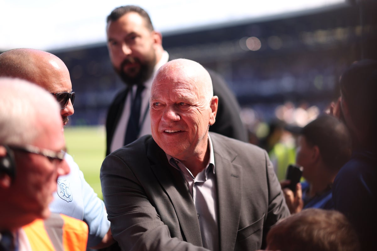 Andy Gray to make UK commentary return for first time since Sky Sports sacking