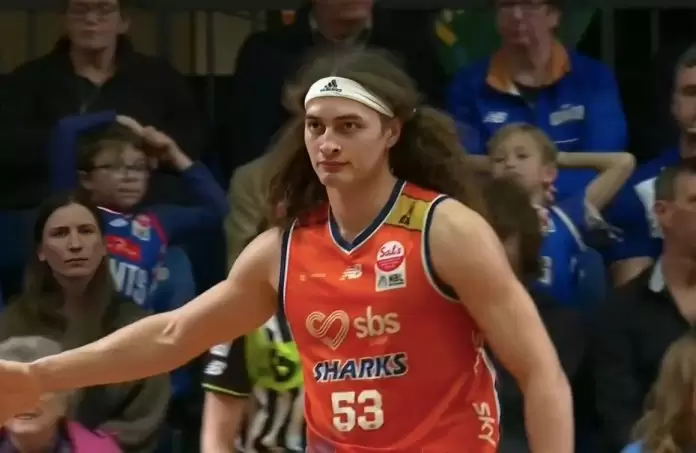 Hornets sign Josiah Allick