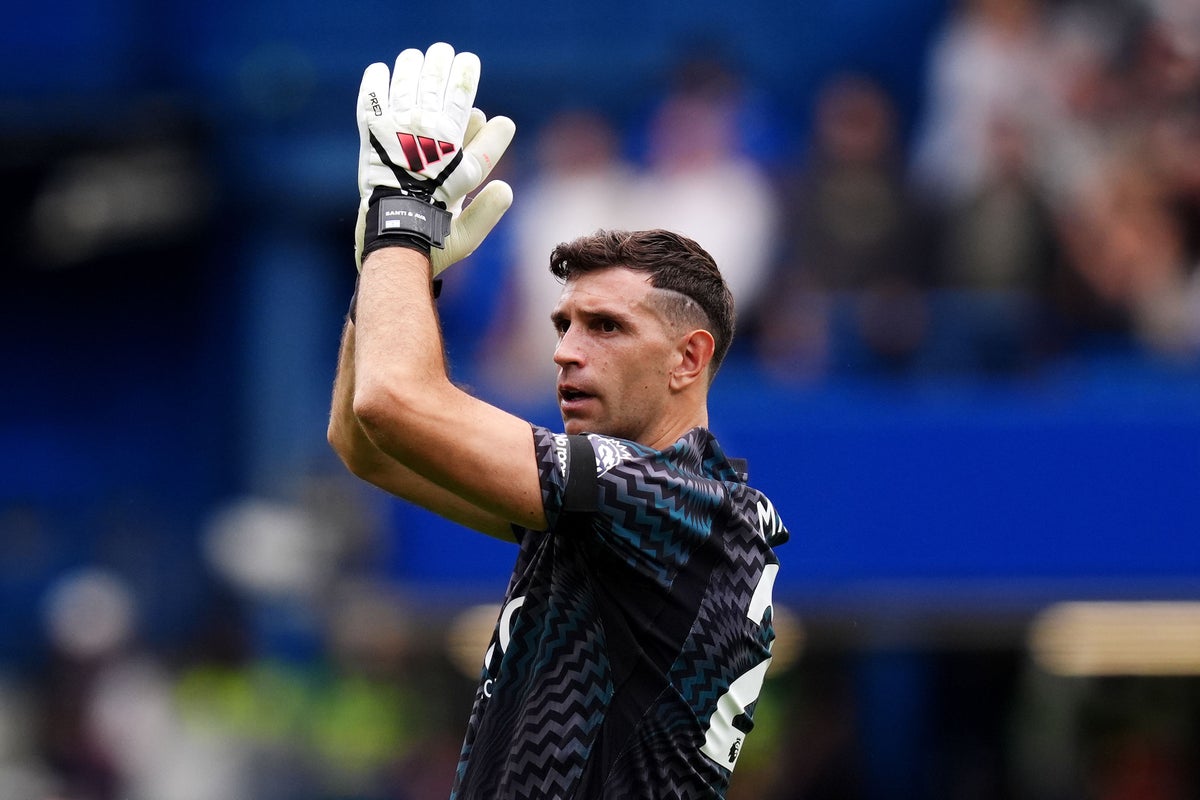 Emi Martinez makes unique gesture to Chelsea fans after changing squad number