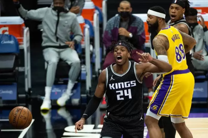 Buddy Hield traded to the Hornets
