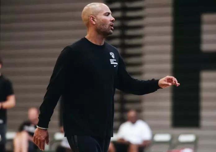 Jordi Fernandez reacts to Nets forcing 25 turnovers
