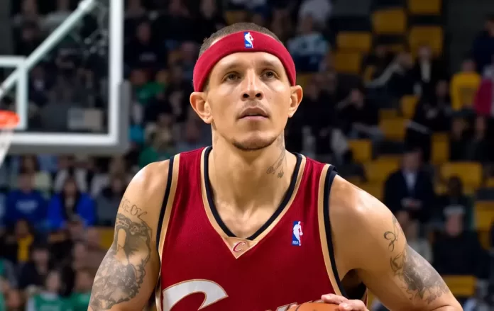 Delonte West marries longtime girlfriend ahead of boxing debut