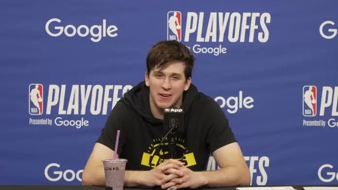 Austin Reaves reacts to Lakers newcomers after preseason debut